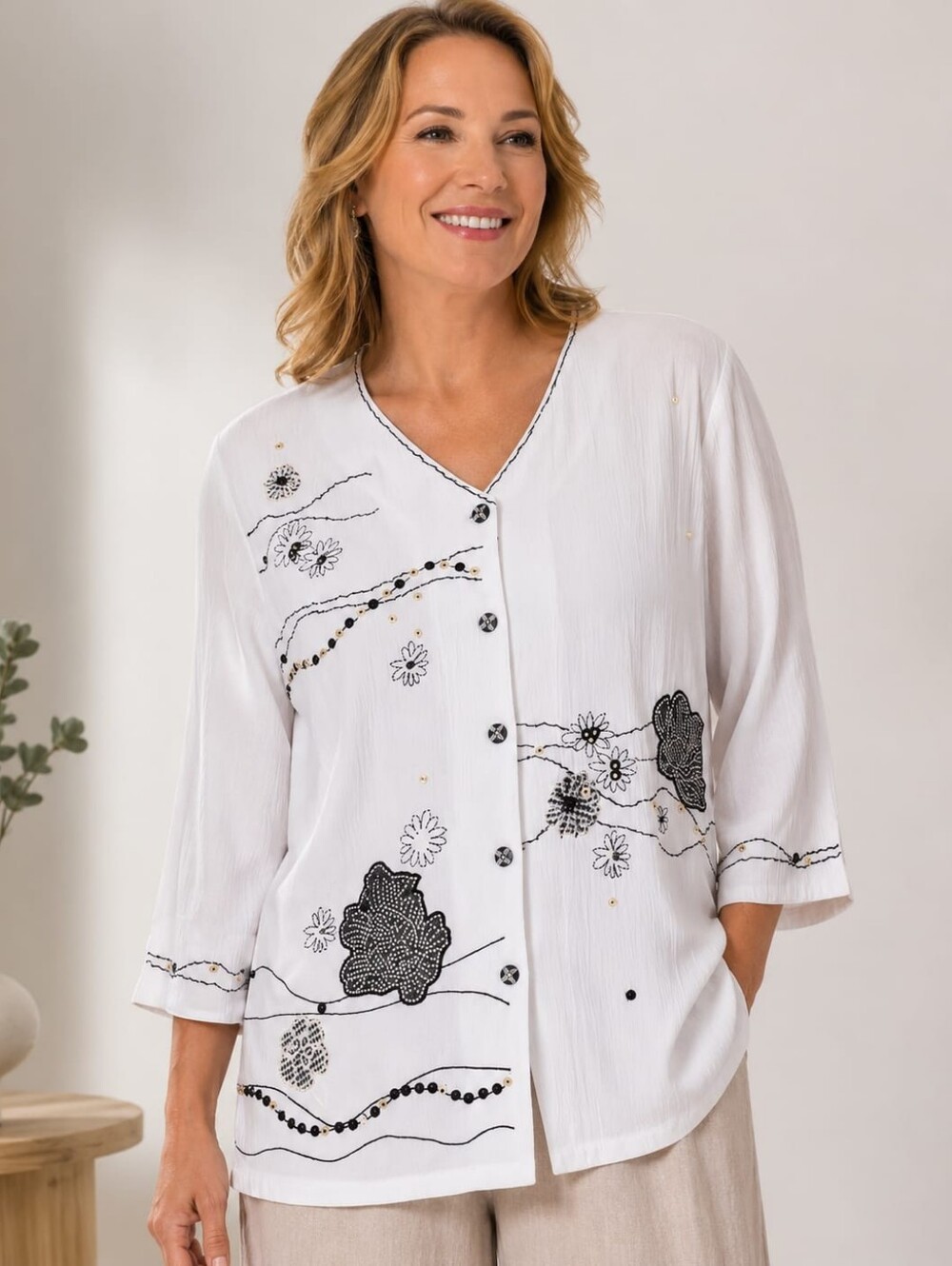 🦋White Embroidered Button-Front Shirt Jacket | Size 14